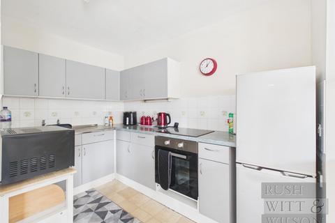 2 bedroom retirement property for sale, Holmesdale Gardens, Hastings