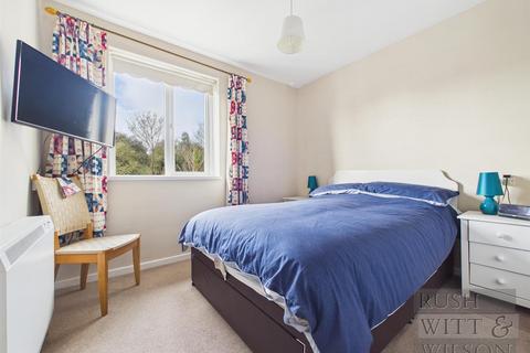 2 bedroom retirement property for sale, Holmesdale Gardens, Hastings
