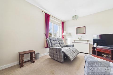 2 bedroom retirement property for sale, Holmesdale Gardens, Hastings