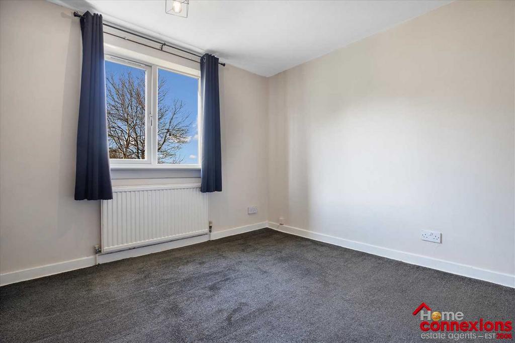 Bedroom One (3)
