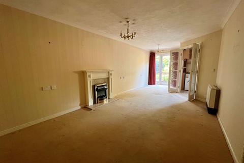 2 bedroom apartment for sale, St. Edmunds Court, Leeds