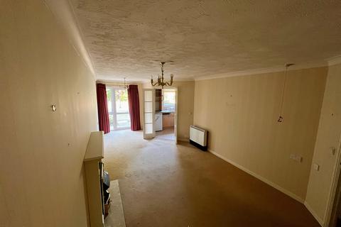 2 bedroom apartment for sale, St. Edmunds Court, Leeds