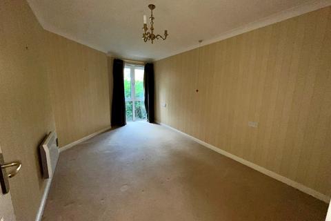 2 bedroom apartment for sale, St. Edmunds Court, Leeds