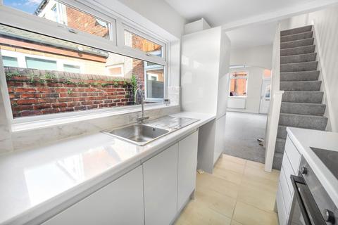 2 bedroom terraced house to rent, Exeter Street, St. Helens, WA10