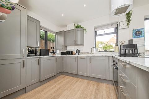 3 bedroom detached house for sale, Fronks Avenue, Harwich