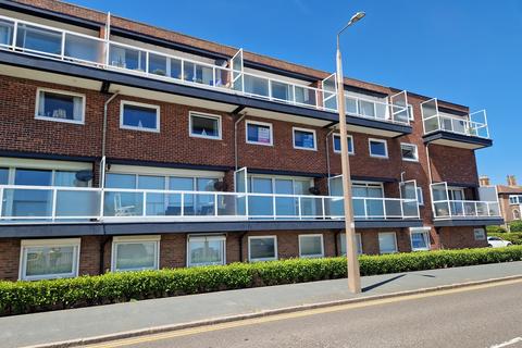 2 bedroom flat for sale, The Gables, Harwich