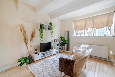 2 bedroom flat for sale, Clapham Manor Street, Clapham, London, SW4