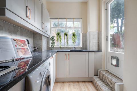 2 bedroom flat for sale, Clapham Manor Street, Clapham, London, SW4