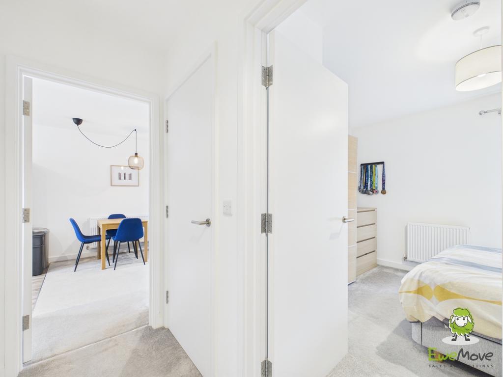 Ewe Move Estate Agents Basingstoke - West Sidings -