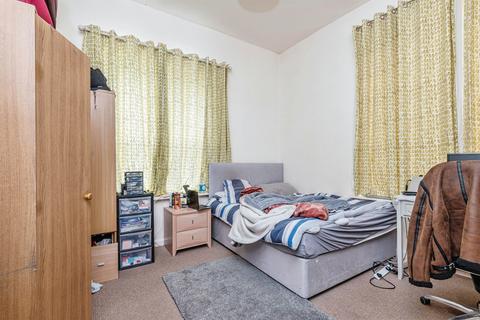 2 bedroom flat for sale, Redwing Crescent, Milnsbridge, Huddersfield