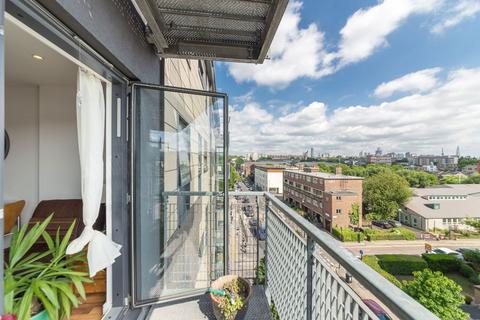 2 bedroom flat to rent, Copenhagen Street, London N1