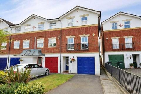 4 bedroom semi-detached house for sale, Longman Close, Watford WD18