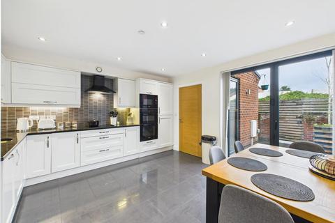 3 bedroom end of terrace house for sale, Shaw Street, Nottinghamshire NG11