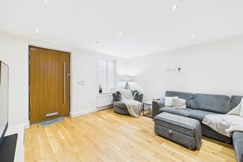 3 bedroom end of terrace house for sale, Shaw Street, Nottinghamshire NG11