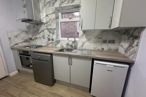 3 bedroom house to rent, Fenside Avenue, COVENTRY