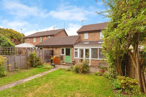 undefined, Creslow Way, Stone, Aylesbury