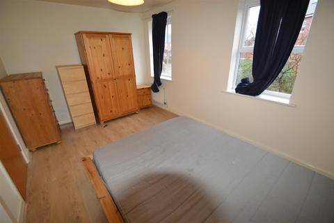 2 bedroom flat to rent, St Marys Street, Manchester M15
