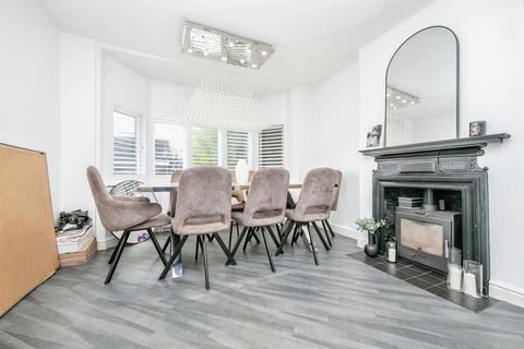 5 bedroom detached house for sale, Ipswich Road, Colchester