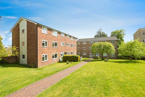 2 bedroom apartment for sale, Sharrow Close, Haywards Heath