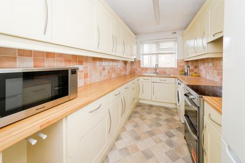 2 bedroom apartment for sale, Sharrow Close, Haywards Heath