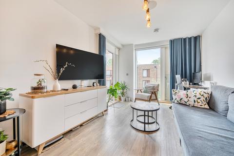 1 bedroom flat for sale, Quayle Crescent, London