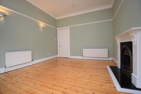 2 bedroom flat to rent, Skirving Street, Flat 2/1, Shawlands, Glasgow, G41 3AH