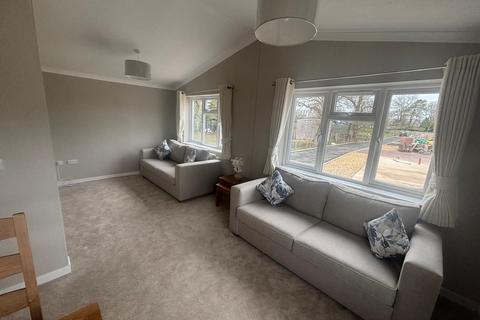 2 bedroom park home for sale, Lincoln, Lincolnshire, LN6