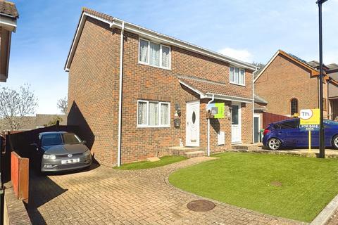 2 bedroom house to rent, Kingslea Park, East Cowes, PO32