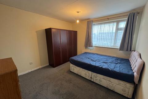 3 bedroom house to rent, Pensilva Way, COVENTRY