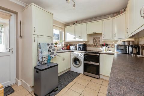 2 bedroom semi-detached house for sale, Lodden Close, Aylesbury