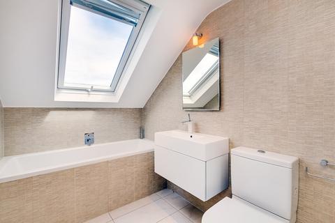 5 bedroom terraced house for sale, Broomwood Road, London, SW11