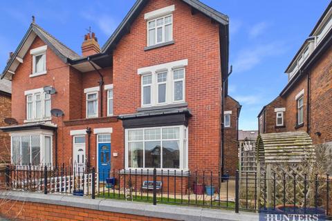 6 bedroom semi-detached house for sale, Station Avenue, Filey