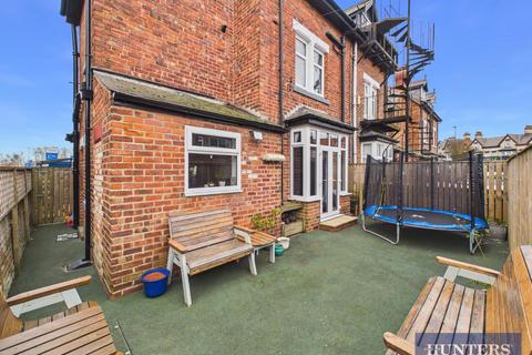 6 bedroom semi-detached house for sale, Station Avenue, Filey