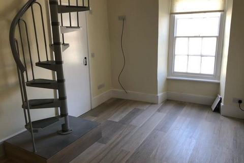 1 bedroom flat to rent, High Street, Lechlade