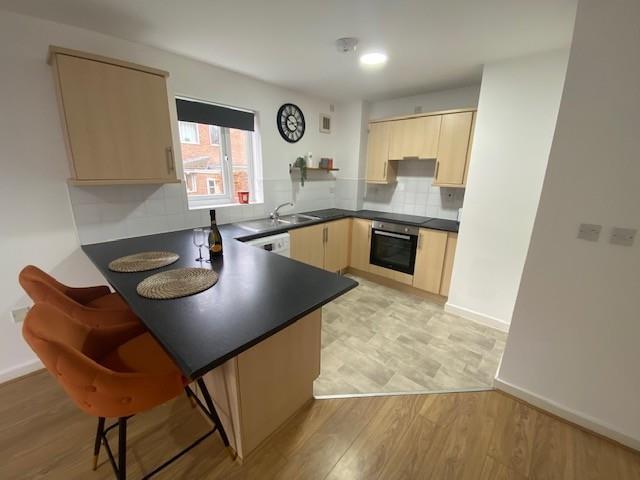 11 saskia kitchen.JPG