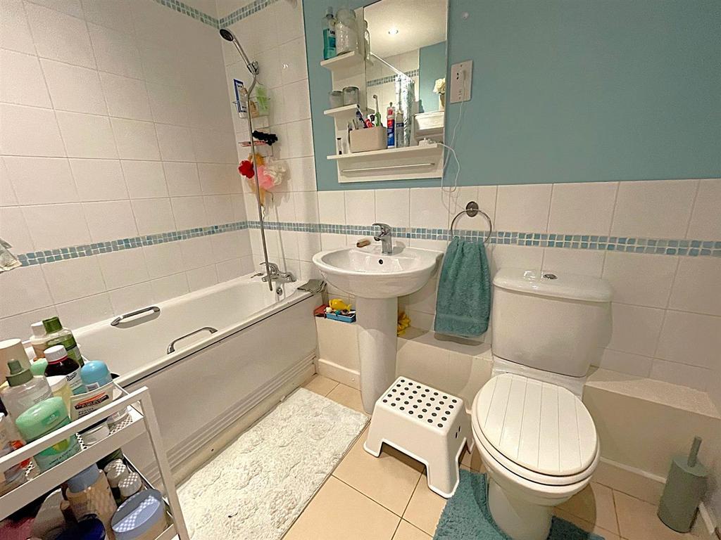 Bathroom.jpg