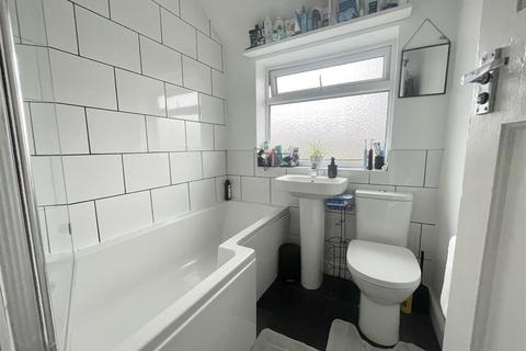3 bedroom semi-detached house for sale, Fareham Avenue, Rugby