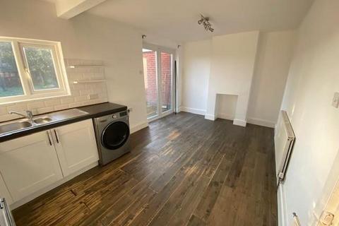 3 bedroom semi-detached house for sale, Fareham Avenue, Rugby