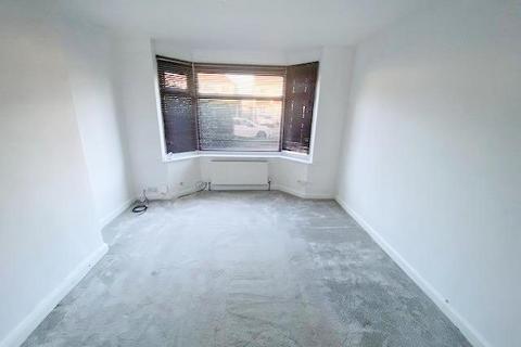 3 bedroom semi-detached house for sale, Fareham Avenue, Rugby