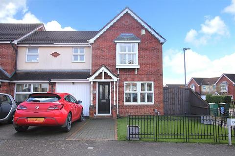 3 bedroom end of terrace house for sale, Butts Croft Close, East Hunsbury