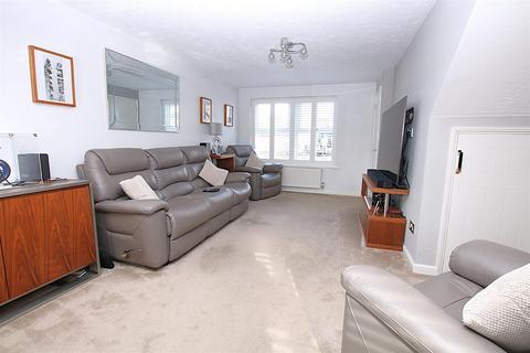3 bedroom end of terrace house for sale, Butts Croft Close, East Hunsbury