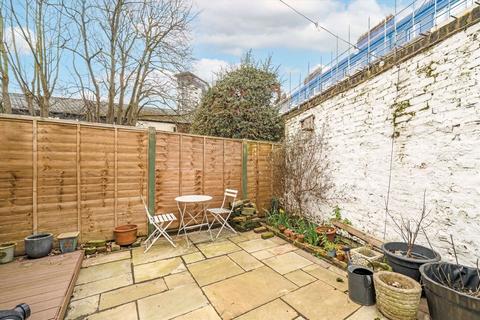 undefined, Glenhurst Road, Brentford TW8