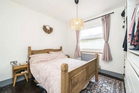 undefined, Glenhurst Road, Brentford TW8