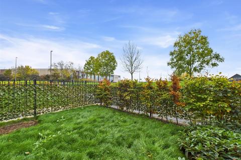 2 bedroom flat for sale, Great Ground, Aylesbury HP18