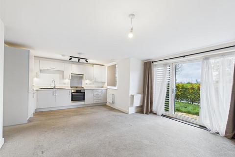 2 bedroom flat for sale, Great Ground, Aylesbury HP18