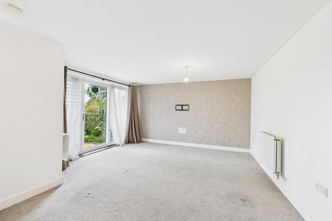 2 bedroom flat for sale, Great Ground, Aylesbury HP18