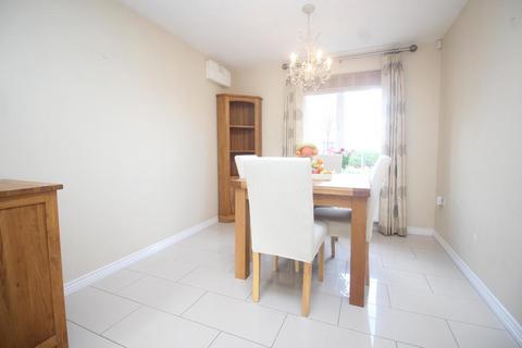 5 bedroom detached house to rent, Greensand View, Woburn Sands