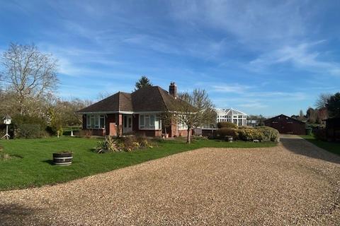 3 bedroom bungalow to rent, New Road, Terrington St. John, WISBECH