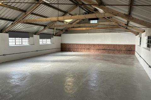 Industrial development to rent, Pinkneys Grn Maidenhead SL6 6PZ