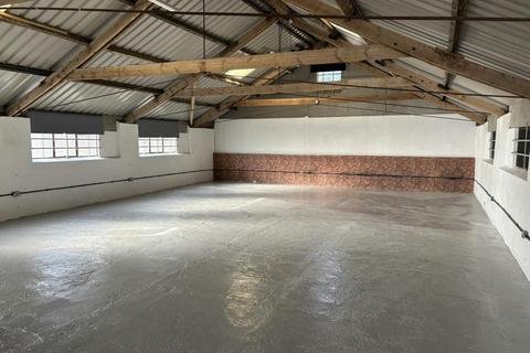 Industrial development to rent, Pinkneys Grn Maidenhead SL6 6PZ